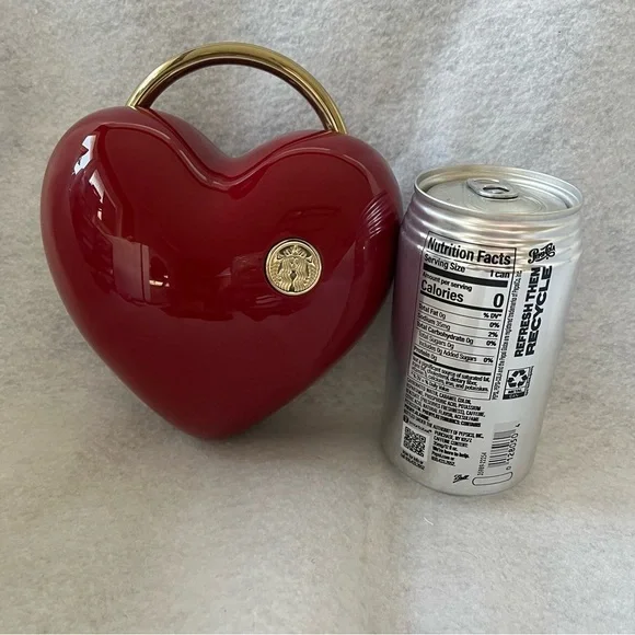 STARBUCKS KOREA Red Plastic Heart Bag White Day 2020 magnetic Closure - Picture 10 of 10
